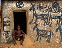 Westliches Afrika, Benin - Burkina Faso - Ghana: Erlebnisreise am Golf von Guinea - Bemalte Huserfront